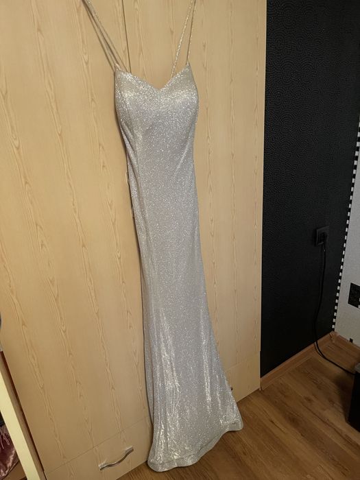 Официална рокля