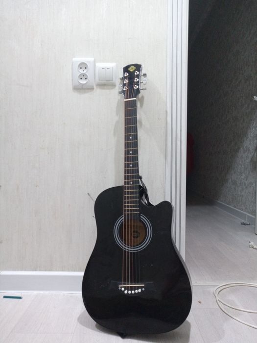 Гитара акустика черная
