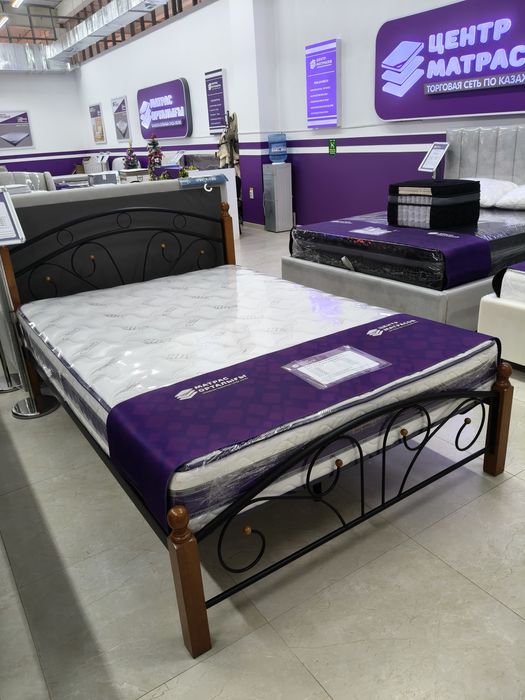 Срочно! Кровать 180×200 с матрасом