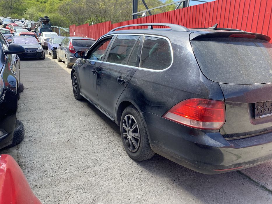 Dezmembram Volkswagen Golf 5 Variant