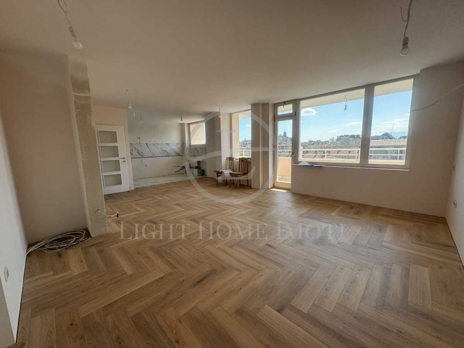 Реф. 162 Тристаен / До ключ / Таванско ателие / Център