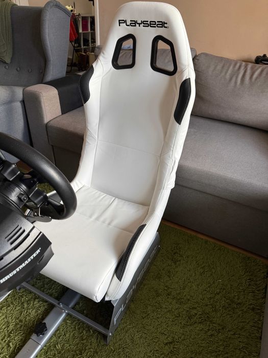 Thrustmaster T300RS GT + Playseat Evolution