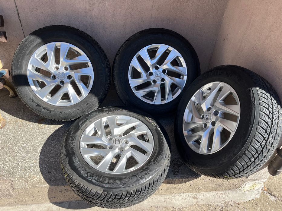 Оригинални Honda джанти R17 7J, със зимни гуми Vredestein 225/65/17