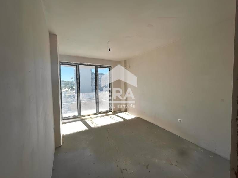 Продава се Тристаен апартамент в Варна, Възраждане 1 - 95 кв.м за 966 €/кв.м - Снимка #2