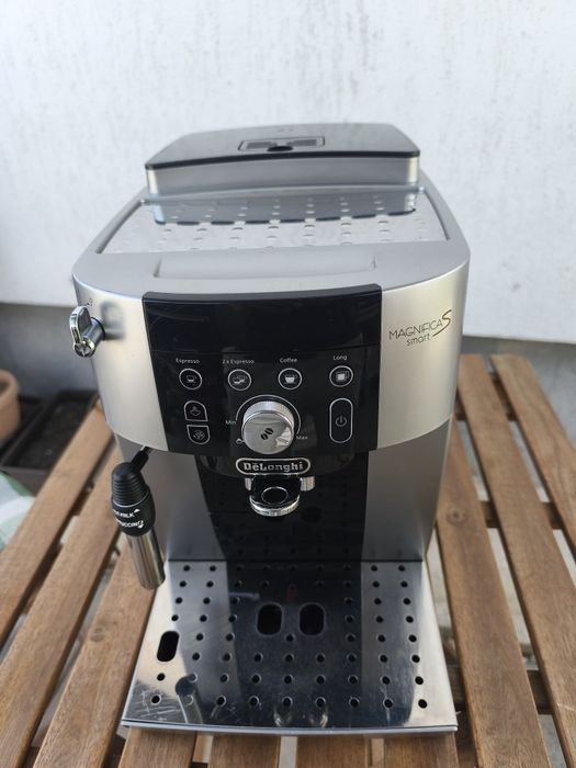 Aparat Cafea Delonghi Magnifica Smart S