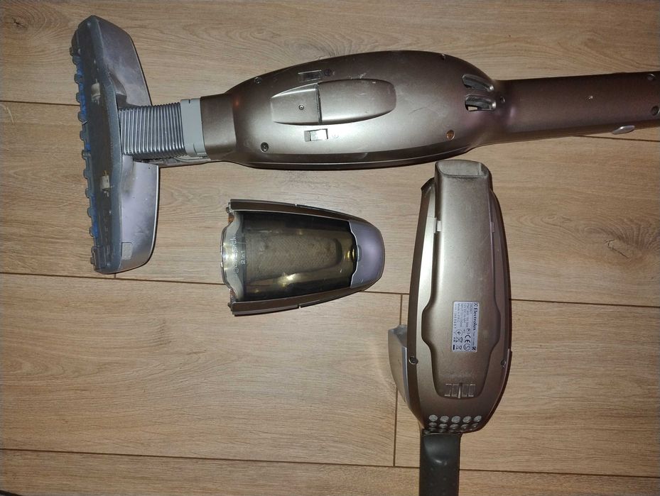 Безкабелна прахосмукачка Electrolux