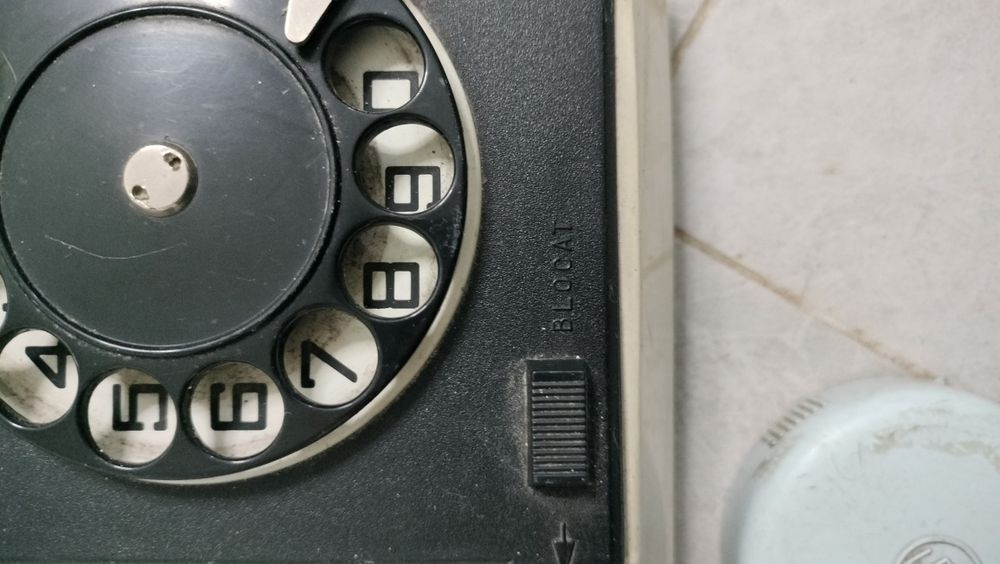 Telefon vechi cu disc ,UEM