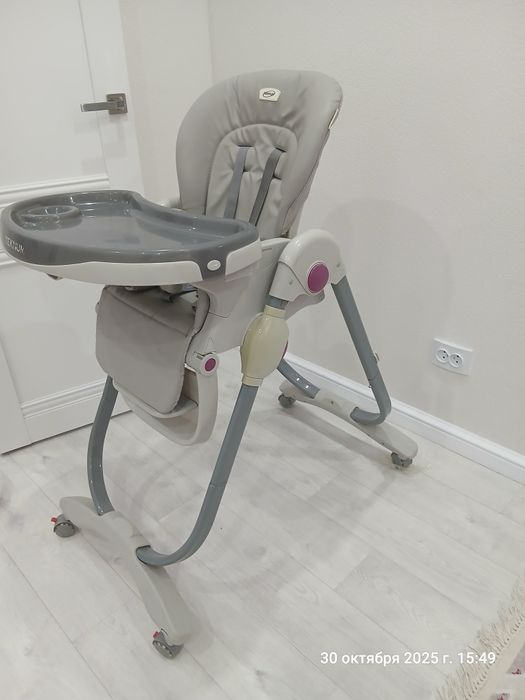 Продам стол для кормления,в отличном состояний.