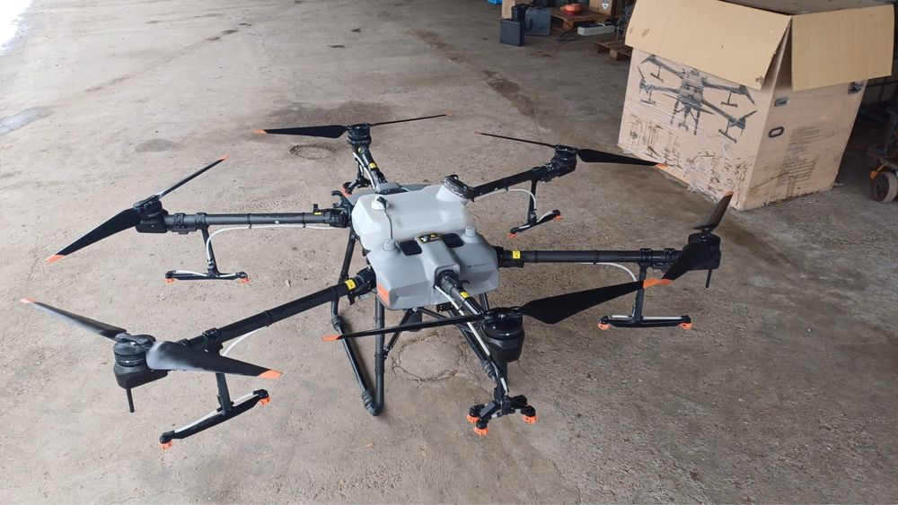 DJI Agras T30 in stare impecabila/ drona erbicidat / tratamente