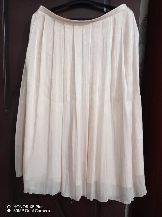 Женские вещи отличного качества, мало ношенные, есть и новые.