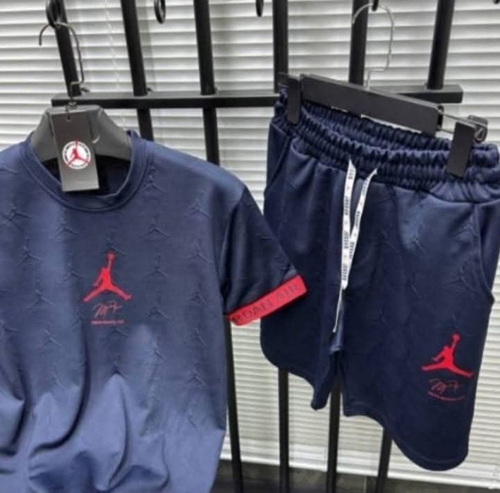 Мъжки летни комплекти
Памук и еластан 
С, М, Л, ХЛ, ХХЛ
Цена - 29 €