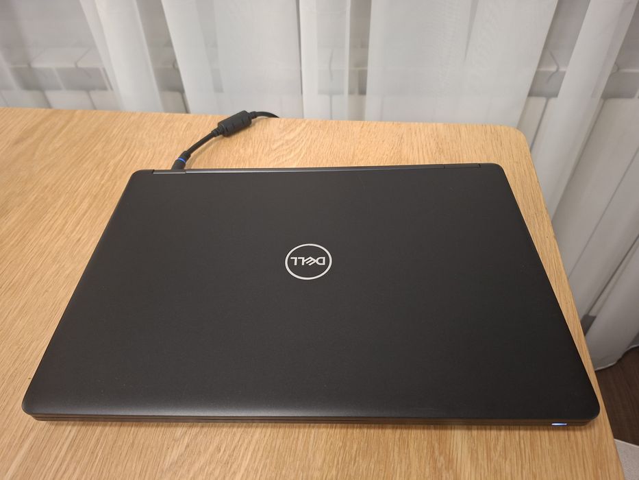 Лаптоп Dell Latitude 5490