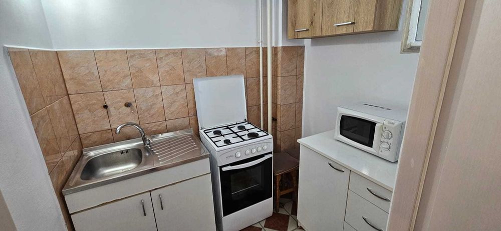 Inchiriez garsoniera Bd.Garii