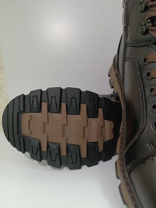 Новый. Коричневые зимние сапоги 42-43р. Натуральная кожа, шерсть