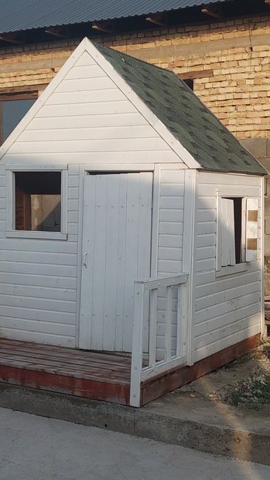 Деревянный детский домик