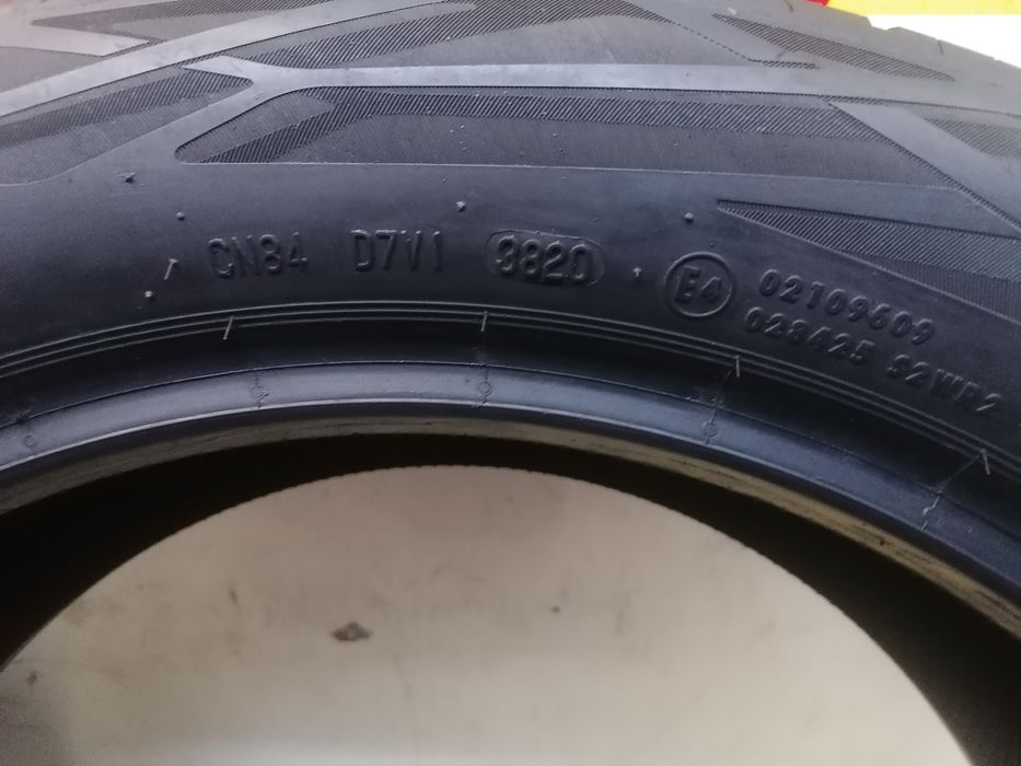 235/50/19 4 *Continental vara 103v dot 3820.    5,,16mm