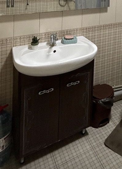 Продам раковинка с тумбой