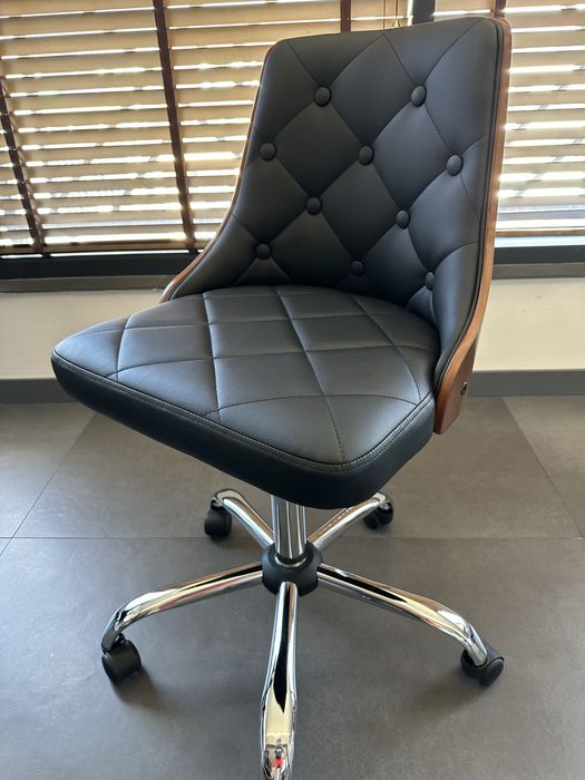 Стол на колелца Boston  с 24 м гаранция и безплатна доставка до офис