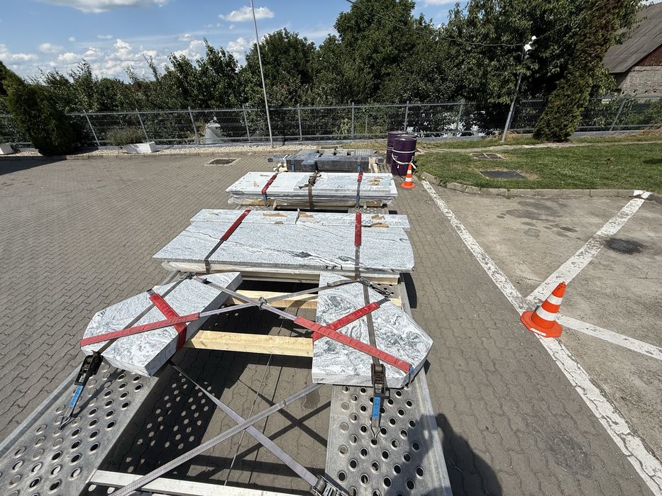 Transport Tractari auto Iasi utilaje platforma de inchiriat 3.5 t Asistenta rutiera