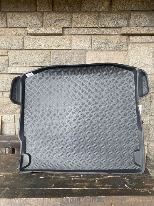 Стелка за багажник за Renault Megane 4