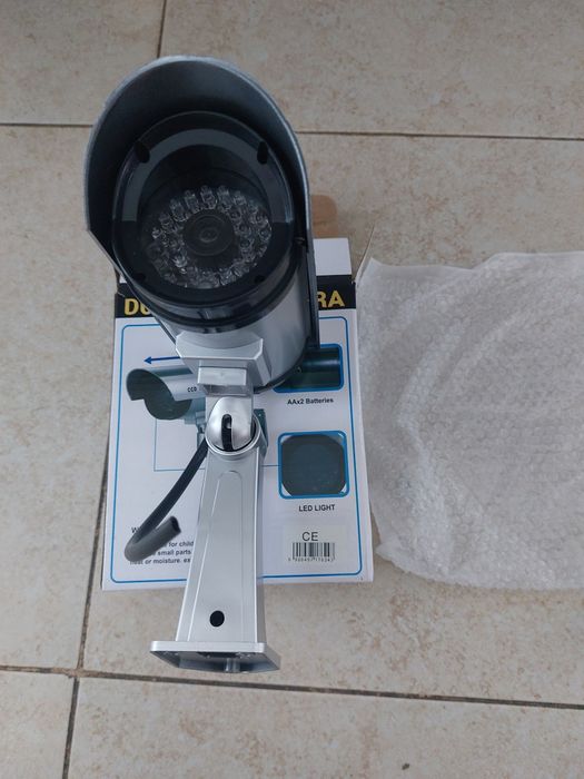Camera de supraveghere falsa de exterior