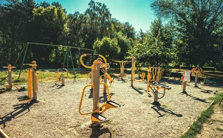 Уличные спортивные тренажёры