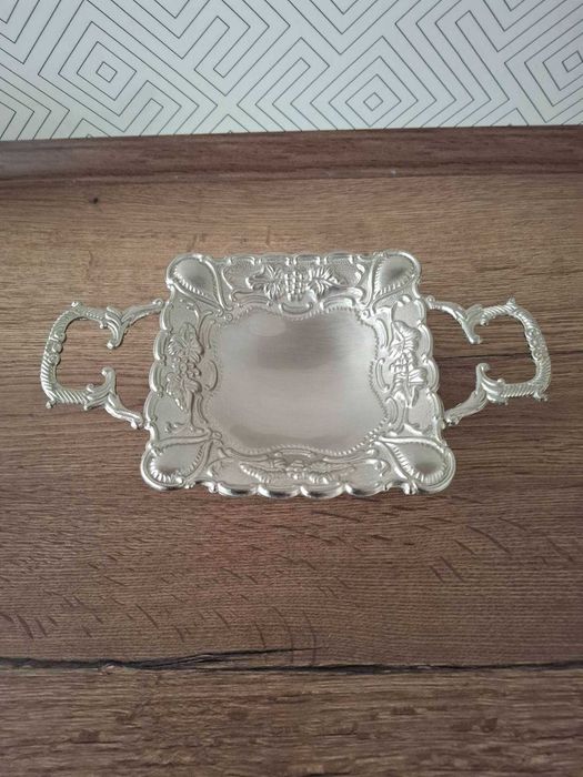 Продам посребрена бонбониера