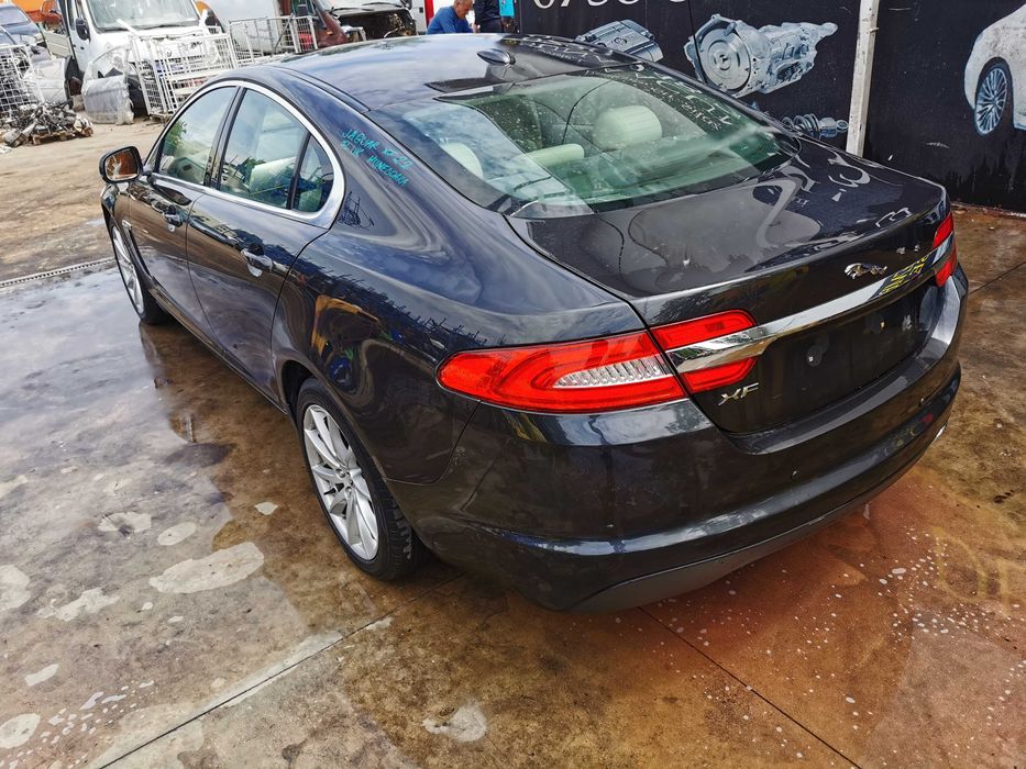 Dezmembrez jaguar xf facelift 2.2 D/bara fata jaguar/far jaguar/capota
