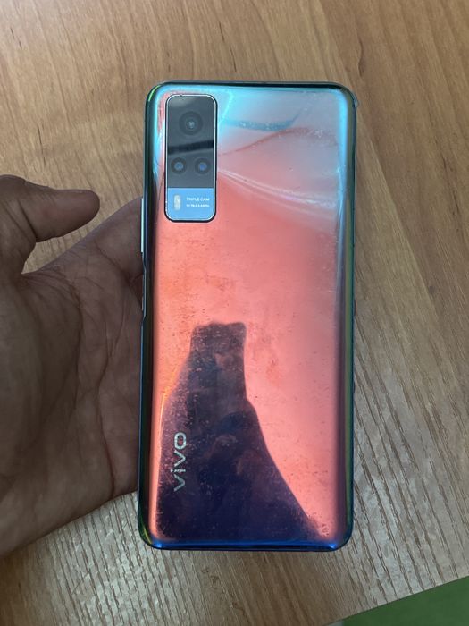 Продаеться телефон vivo y53s