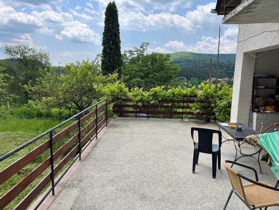 Продава се Къща в с. Ярлово, Област София-област - 128 кв.м за 1719 €/кв.м - Снимка #2