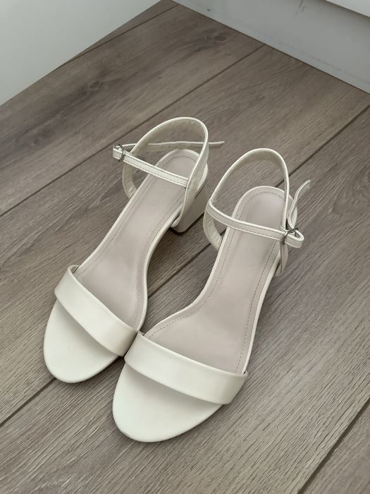 Босоножки беж, размер 38