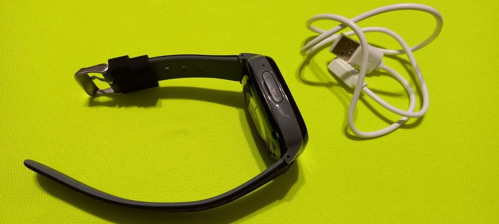 Продавам детски смарт часовник със sim карта .