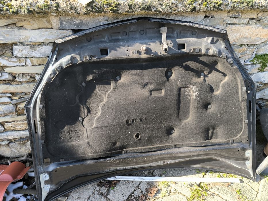 Преден капак Опел Астра Н черен металик предна решетка Опел Астра Н