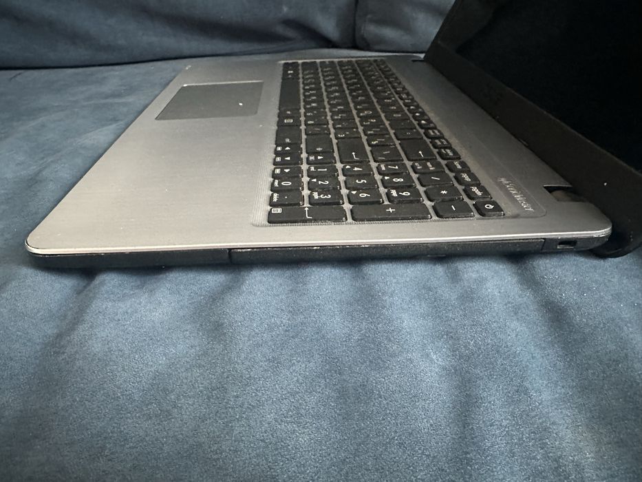 Ноутбук Асус 2017 года