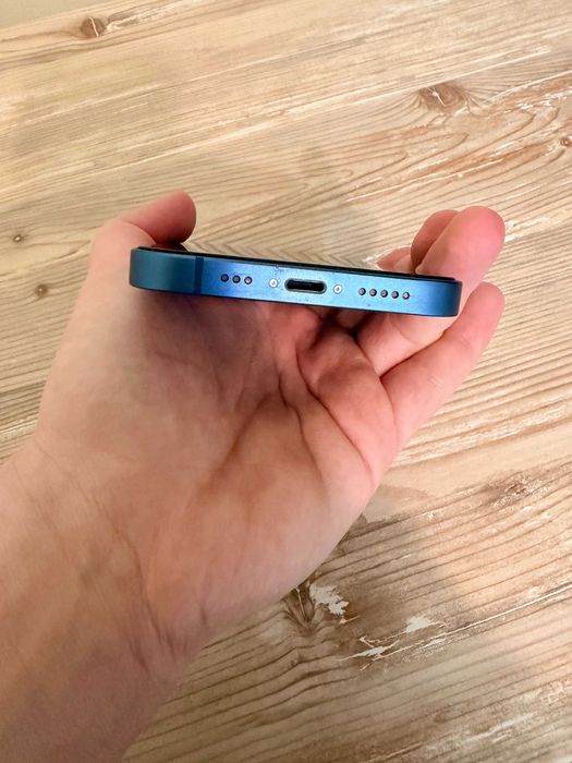 iPhone 13 256GB Blue Impecabil + 2 Încărcătoare Originale + Husă