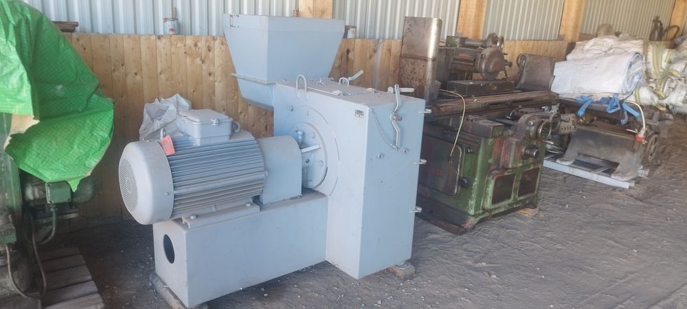 Moară cu ciocanele industrial 37 kw