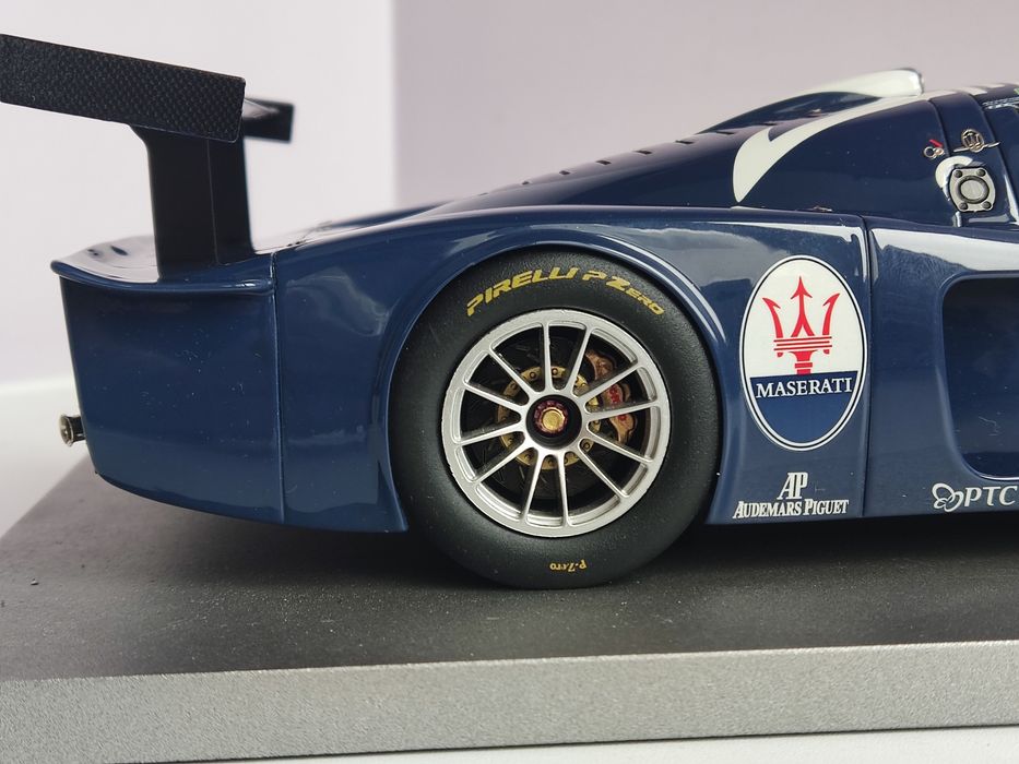 Maserati MC12 BBR 1/18