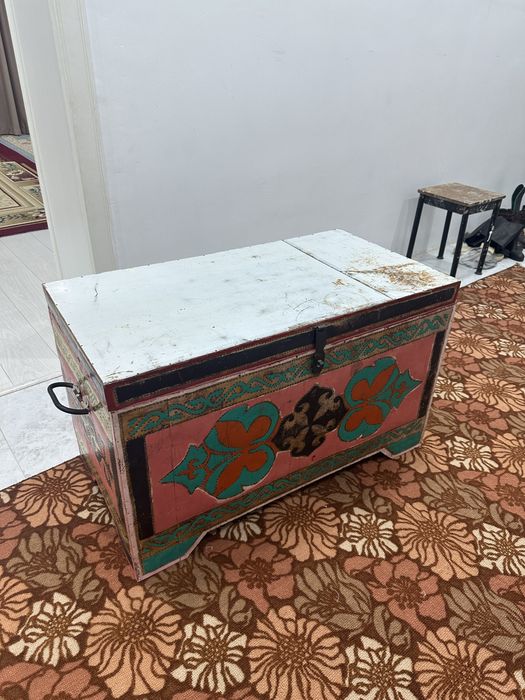 Сундук казахский