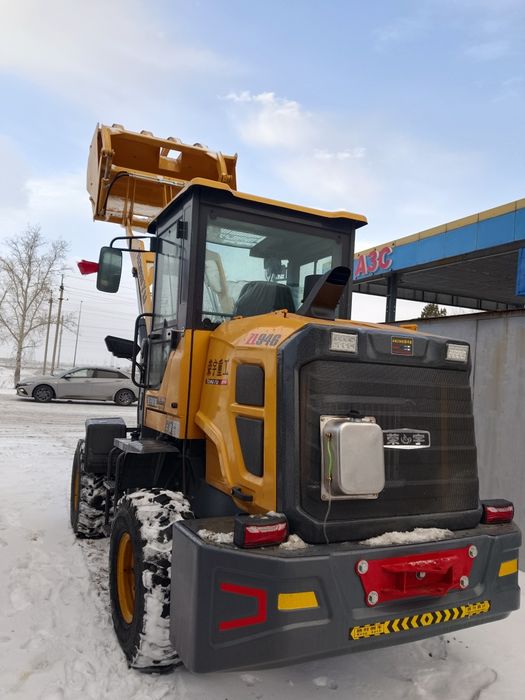 Фронтальный погрузчик ZL-946