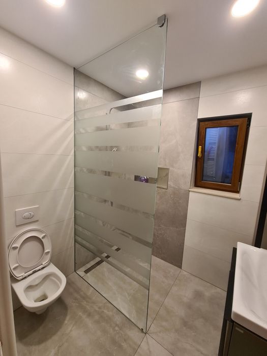 Terase sticla securizata. Cabine de dus. Balustrade de sticla .