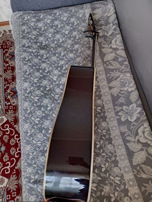 Продам гитару veston размер 40 чехол зажим подарок