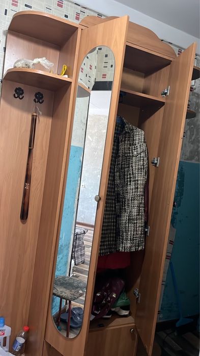 Отдам шкаф в прихожую