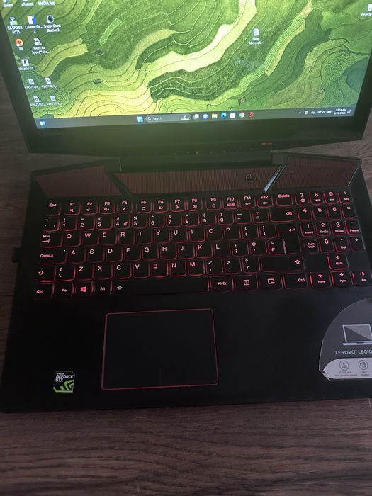 Laptop lenovo legion y720