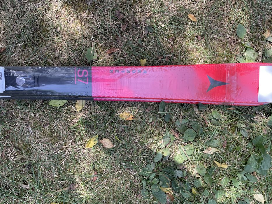 Skiuri Atomic redster s7 nou  +legaturi