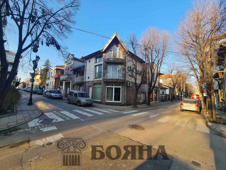 Продава се Къща в Русе, Център - 316 кв.м за 788 €/кв.м - Снимка #1