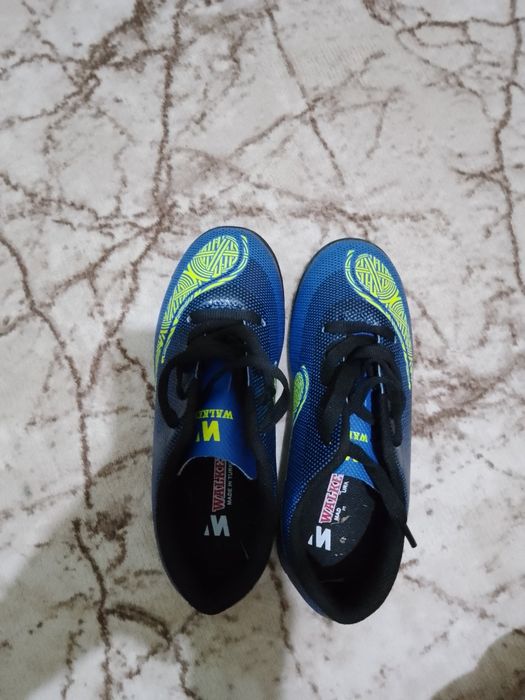 Продавам детски маратонки