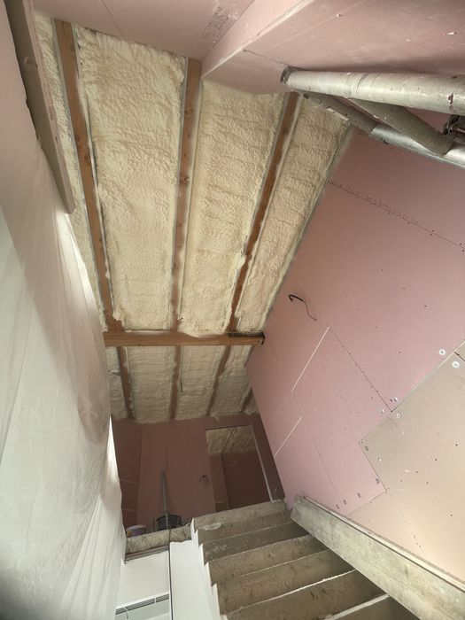 Izolatii cu Spuma poliuretanică Izolatii Bucovina