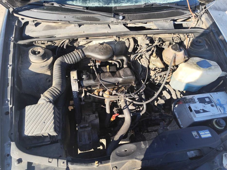 VW Passat 1.8 - 90к.с - 1994г. части