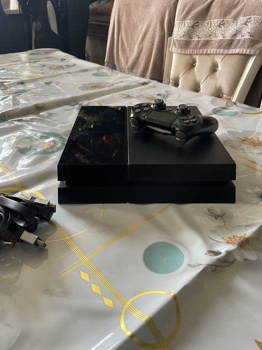 PlayStation 4 – Идеальное состояние | Полный комплект!