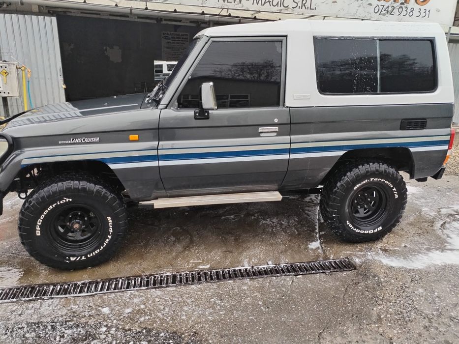Toyota Land Cruiser j 73 istoric